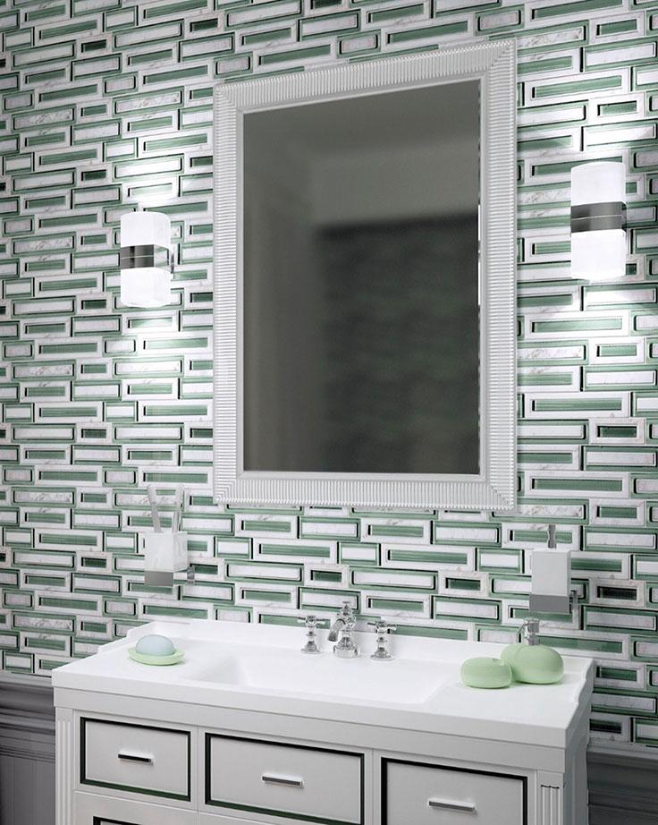 На этой мозаичной панели White & Green Bricks Carrara & Glass Mosaic мрамор "Каррара" соединен со стеклом изумрудно-зеленого оттенка, что образует эклектичный узор в виде кирпичиков.