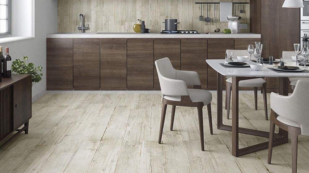 На фото керамогранит серии Nivala коллекции Extra Ordinary Ceramic Wood в кухне На фото керамогранит серии Nivala коллекции Extra Ordinary Ceramic Wood в кухне